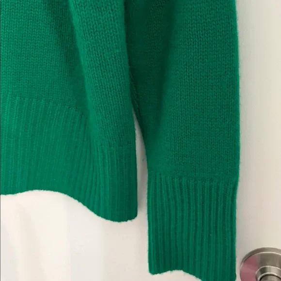 From Future 100% Cashmere Green Mock Turtleneck Sweater - Picture 6 of 14